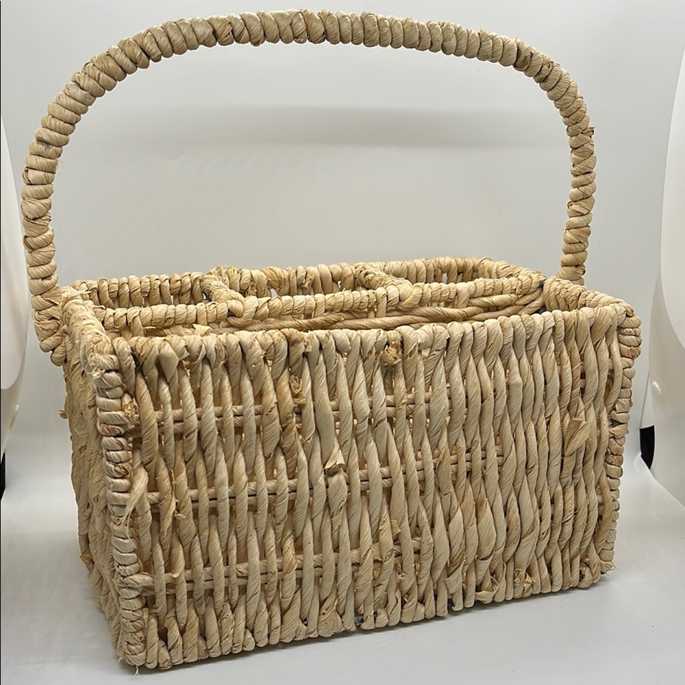 Silverware Holder Woven Straw Basket with Adjustable Handle